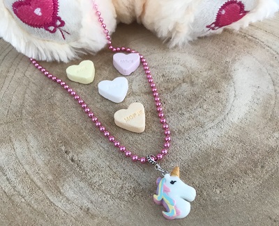 roze-unicorn-ketting-fashionandbeads.nl