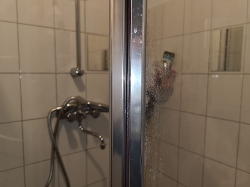 douchewand-schoonmaken-nanomax-sanitair